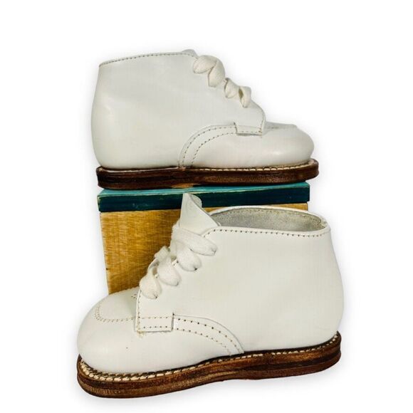 Vintage Made in USA Smocked Style Boots White Toddler 7D - Picture 1 of 11